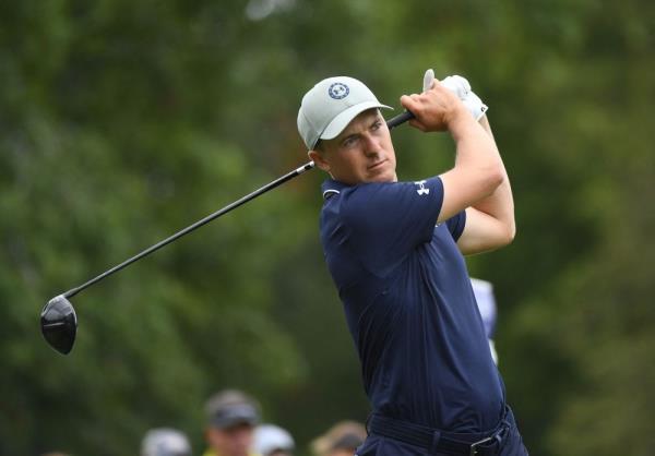 Spieth grabs first round lead at St. Jude Championship